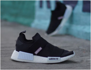 Giay Adidas NMD R1 'Core Black' GW5698