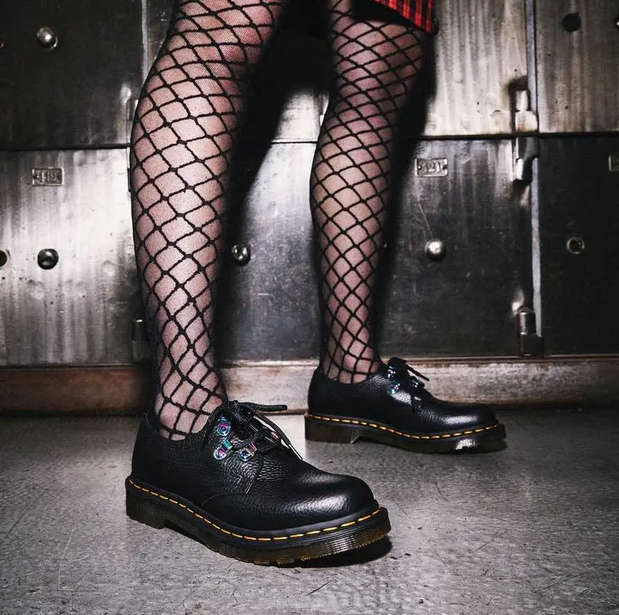 Alternative view of Giày Dr.Martens 1461 Iridescent Hardware Lace Up 'Black' 26414001