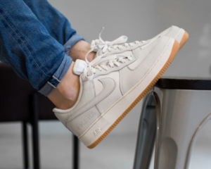 Alternative view of Giày Nike Air Force 1 Low GTX 'Phantom Gum' DC9031-001