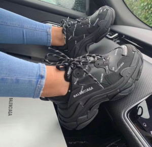 Giay Balenciaga Triple S Sneaker 'Black' 524039-W2FA1-1090