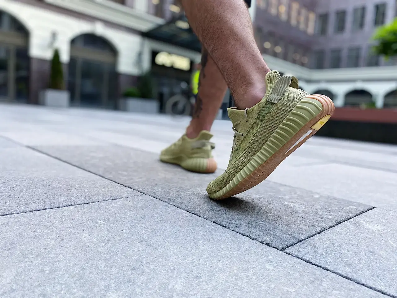 Alternative view of Giày Adidas Yeezy Boost 350 V2 'Sulfur' FY5346