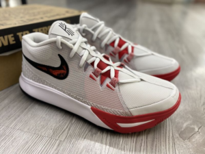 Alternative view of Giày Nike Kyrie Flytrap 6 'Grey Red' DM1126-002