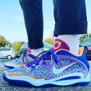 Alternative view of Giày Nike KD 15 'Napheesa Collier' DM1054-400