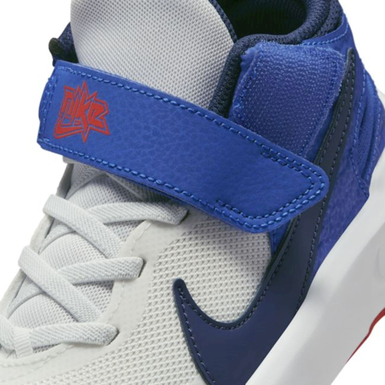 Giay Nike Team Hustle D 10 FlyEase Older Kids' 'White Blue' DD7303-103