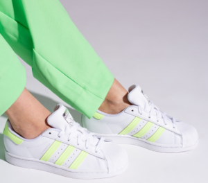 Alternative view of Giày Adidas Superstar W 'Ftwwht Hireye Msilve' FX6090