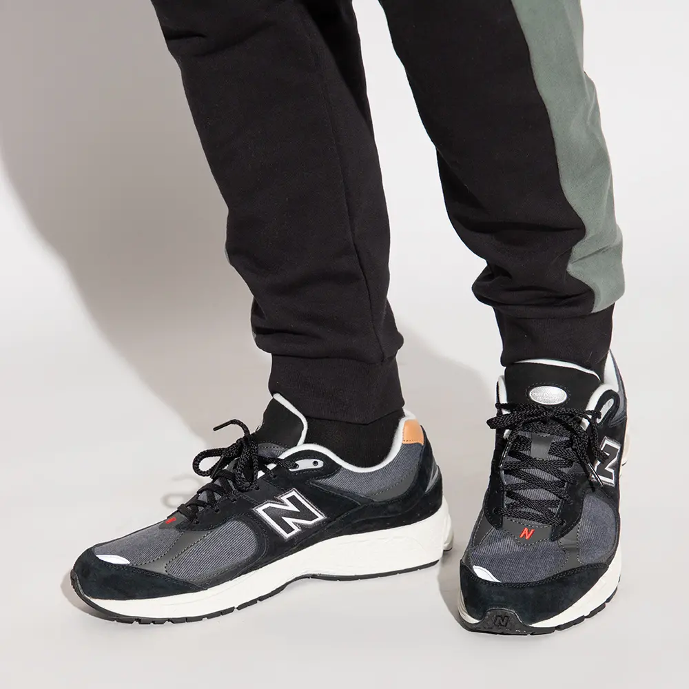 Giay New Balance N2002R 'Black Sepia' M2002REB