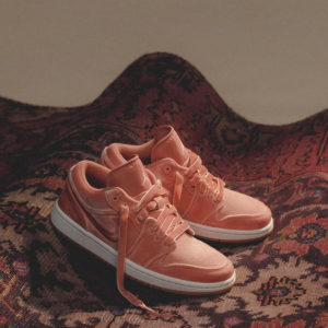 Giay Nike Air Jordan 1 Low SE 'Pink Velvet' DQ8396-600