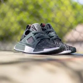 Alternative view of Giày Adidas Wmns NMD_XR1 Primeknit 'Ivy' BB2375