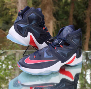 Alternative view of Giày Nike LeBron 13 'USA' 807219-461