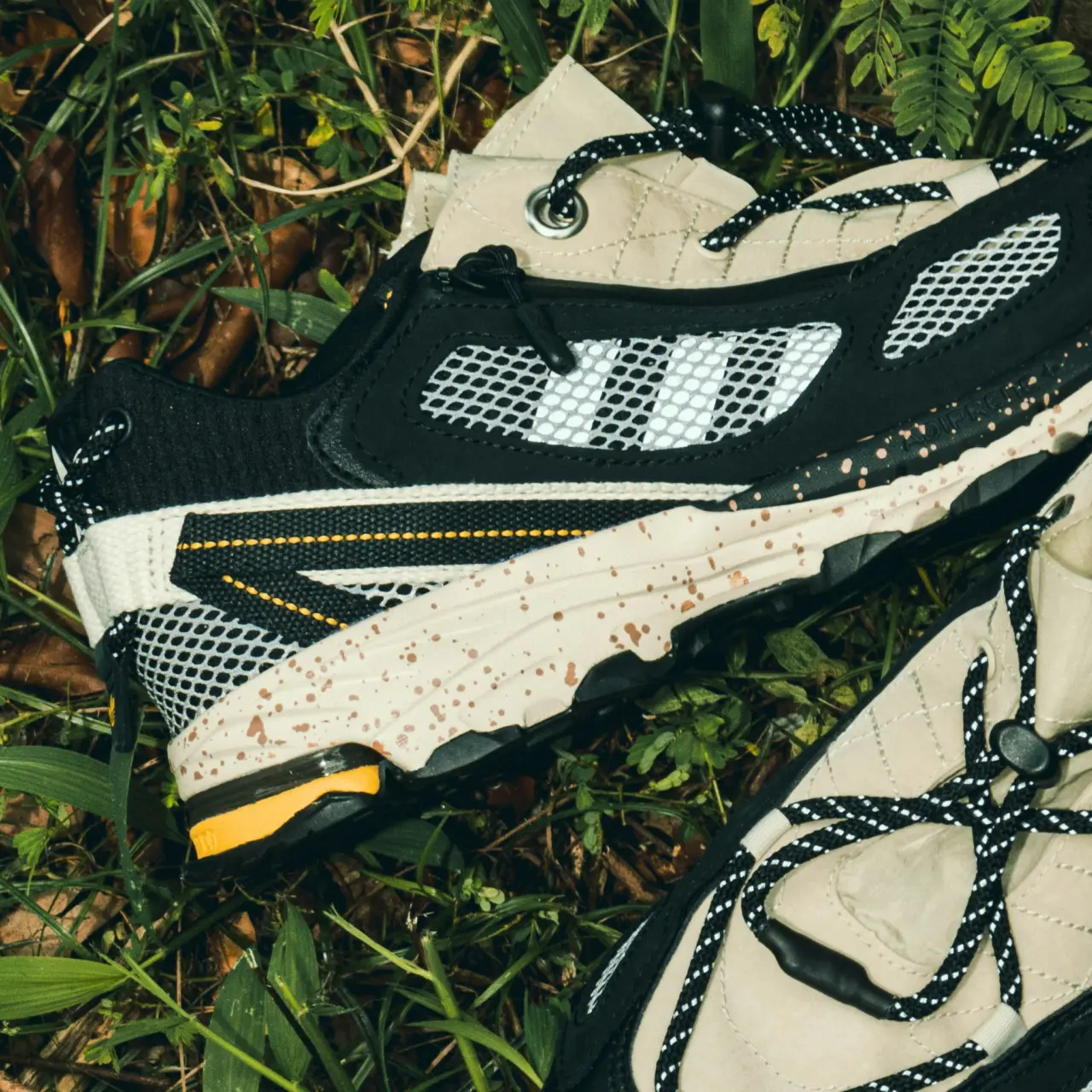 Alternative view of Giày Adidas Shadowturf 'Black Silver Metallic' FZ6537