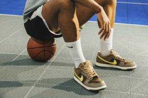 Alternative view of Giày Nike Undefeated x Dunk Low SP 'Canteen' DH3061-200