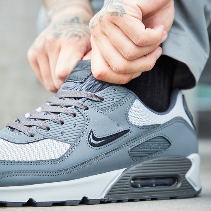 Giay Nike Air Max 90 'Jewel Wolf Grey' DX2656-002