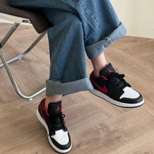 Giay Nike Air Jordan 1 Low GS 'Black Fire Red' 553560-063