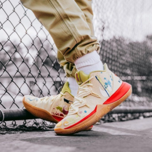 Alternative view of Giày Nike Bandulu x Kyrie 5 'Embroidered Splatters' CK5836-100