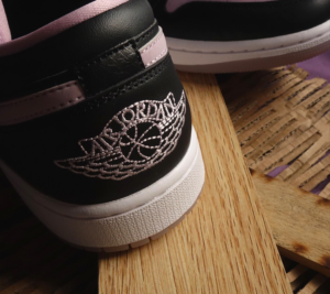 Giay Nike Air Jordan 1 Low SE 'Black Iced Lilac' DV1309-051
