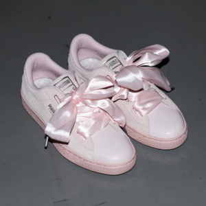 Alternative view of Giày Puma Wmns Suede Heart Bubble 366441-02