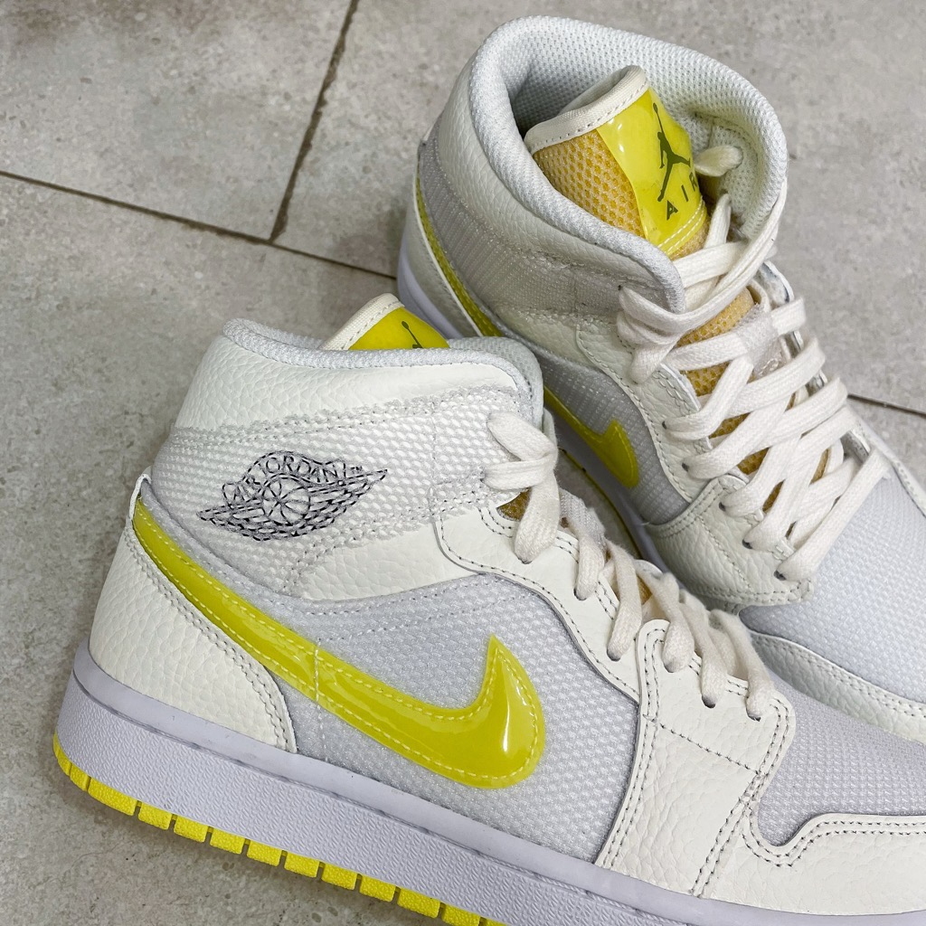 Giày Nike Wmns Air Jordan 1 Mid SE 'Voltage Yellow' DB2822-107 - Ảnh 6