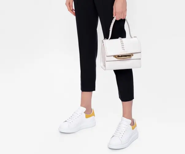 Alternative view of Giày Alexander McQueen Wmns Oversized Sneaker 'White Mimosa' 650788-WHZ4K-9718