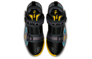 Alternative view of Giày Nike LeBron Soldier 13 BG Multi Colour AR7585-070