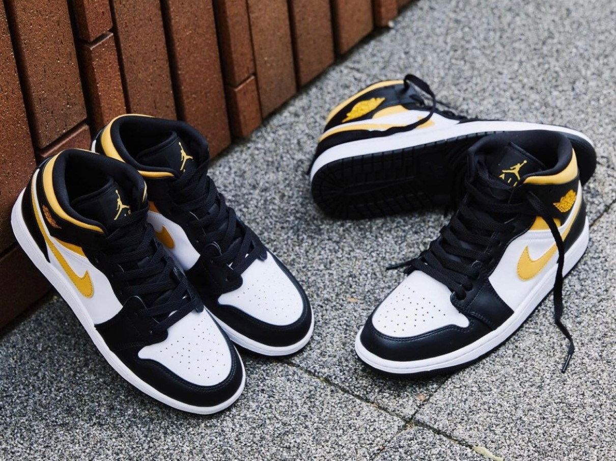 Giày Nike Air Jordan 1 Mid 'Black University Gold' 554724-177 - Ảnh 5