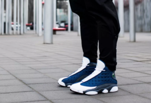 Alternative view of Giày Nike Air Jordan 13 Retro 'Flint' 2010 414571-401