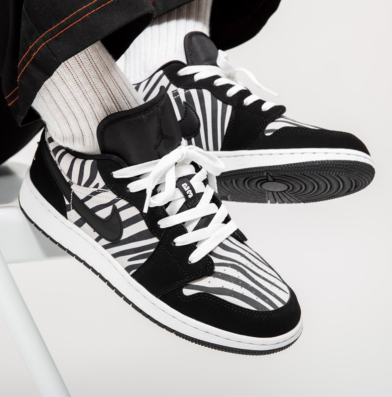 Giày Nike Air Jordan 1 Low GS 'Zebra' 553560-057 - Ảnh 5