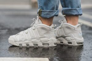 Alternative view of Giày Nike Air More Uptempo GS 'Light Bone' 415082-006