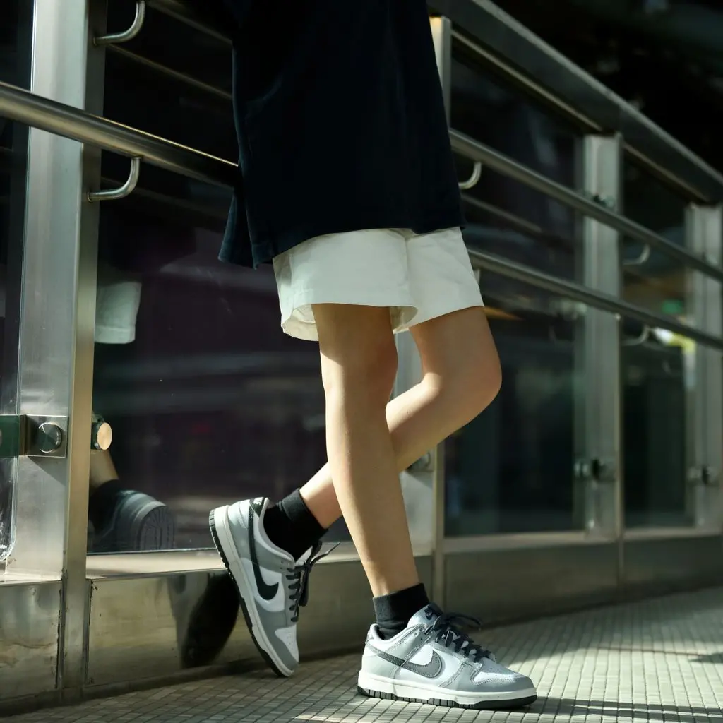 Alternative view of Giày Nike Dunk Low 'Light Smoke Grey' DD1503-117