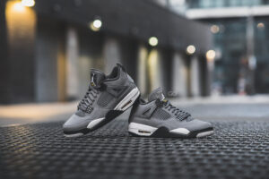Alternative view of Giày Nike Jordan 4 Retro 'Cool Grey' 308497-007