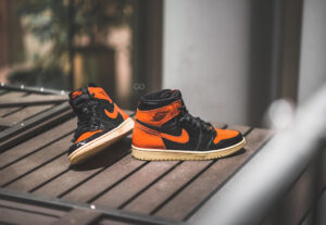 Alternative view of Giày Nike Air Jordan 1 Retro High 'Shattered Backboard' 3.0 555088-028
