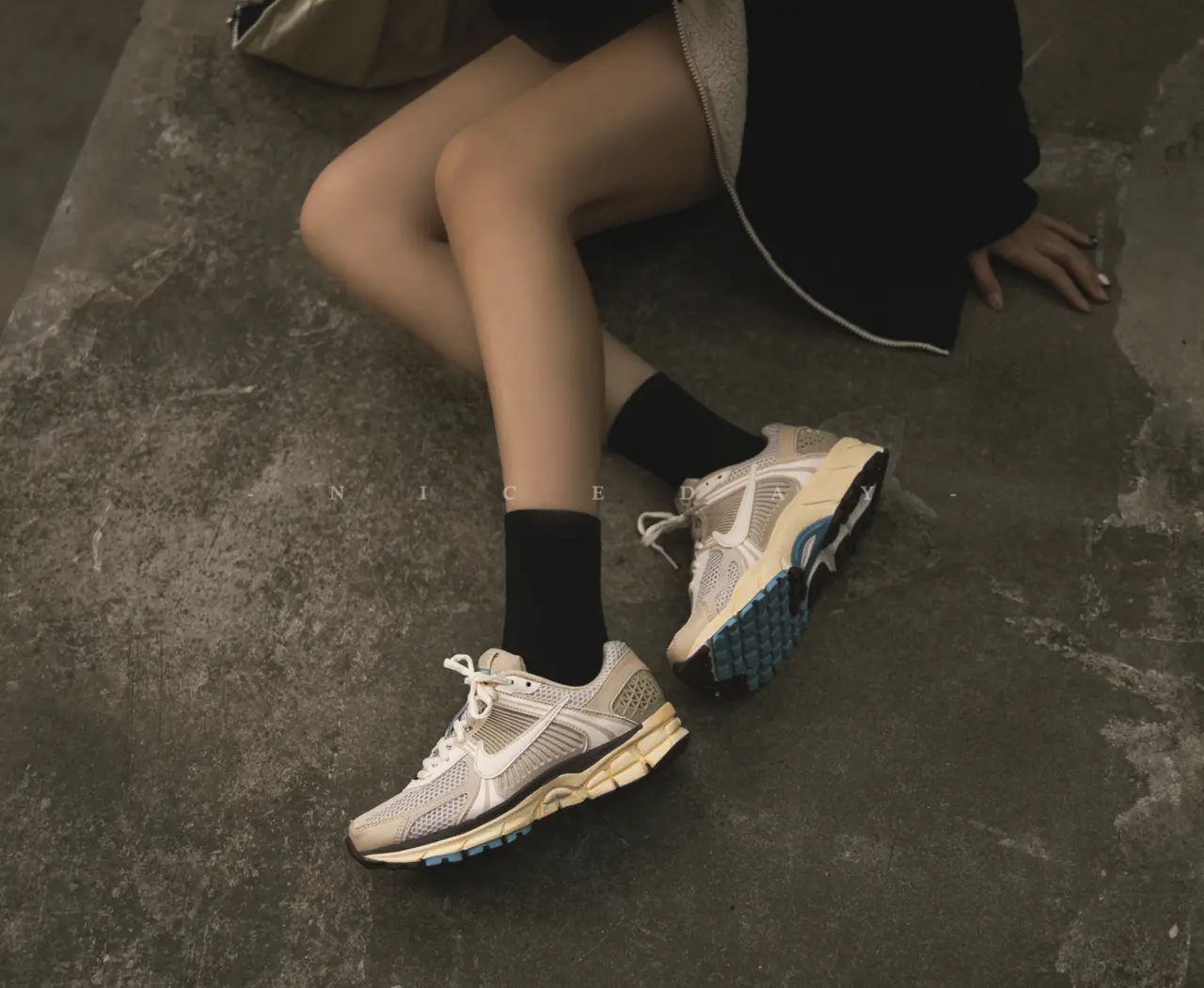 Giay Nike Zoom Vomero 5 'Oatmeal' FB8825-111