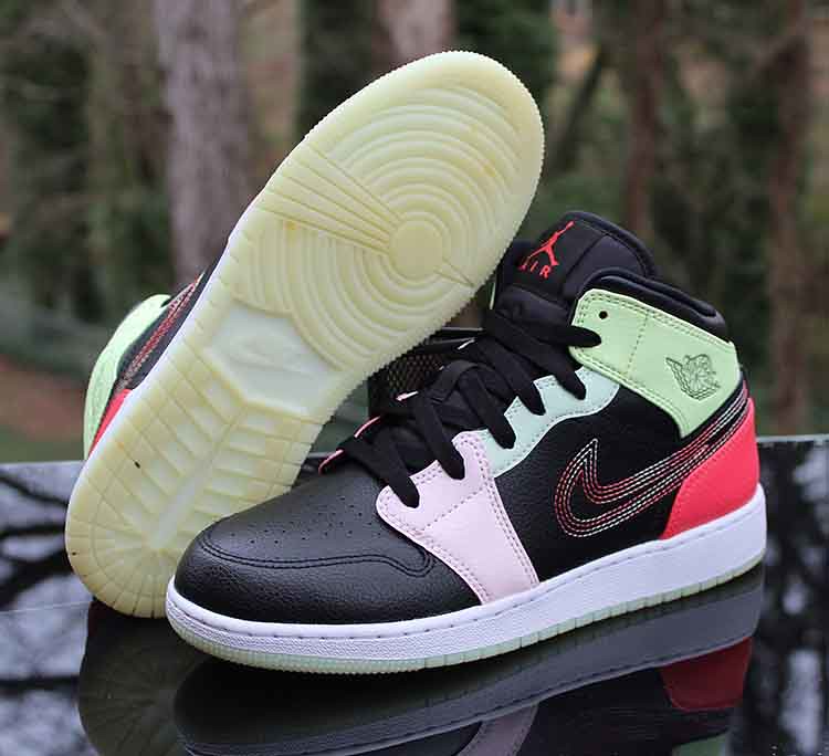 Giày Nike Air Jordan 1 Mid SE 'Glow In The Dark' AV5174-076 - Ảnh 4