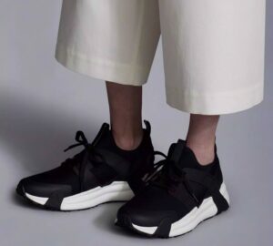 Giay Moncler Lunarove Trainers 'Black' I109B4M00050M1419999