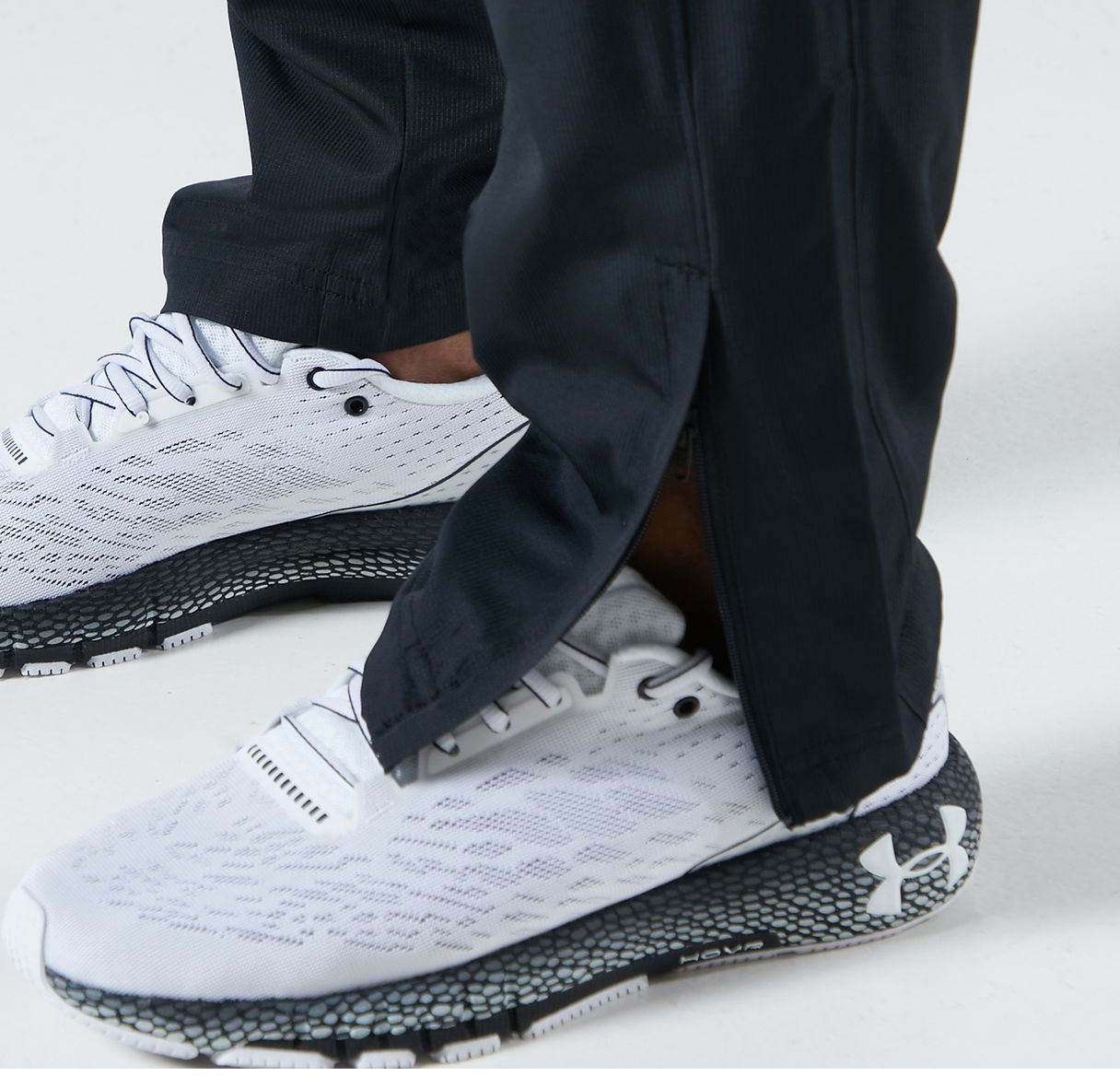 Giày Under Armour HOVR Machina 'White Black' 3021939-103 - Ảnh 2