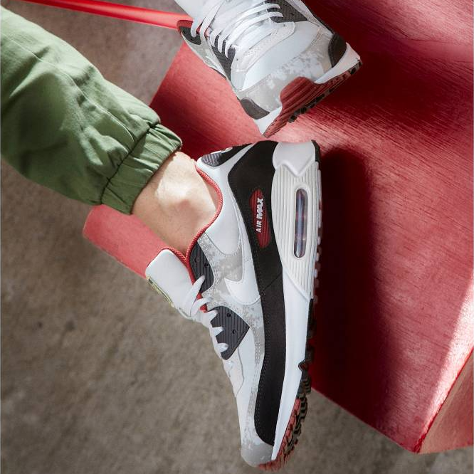 Giay Nike Air Max 90 'Social FC' DX3576-001