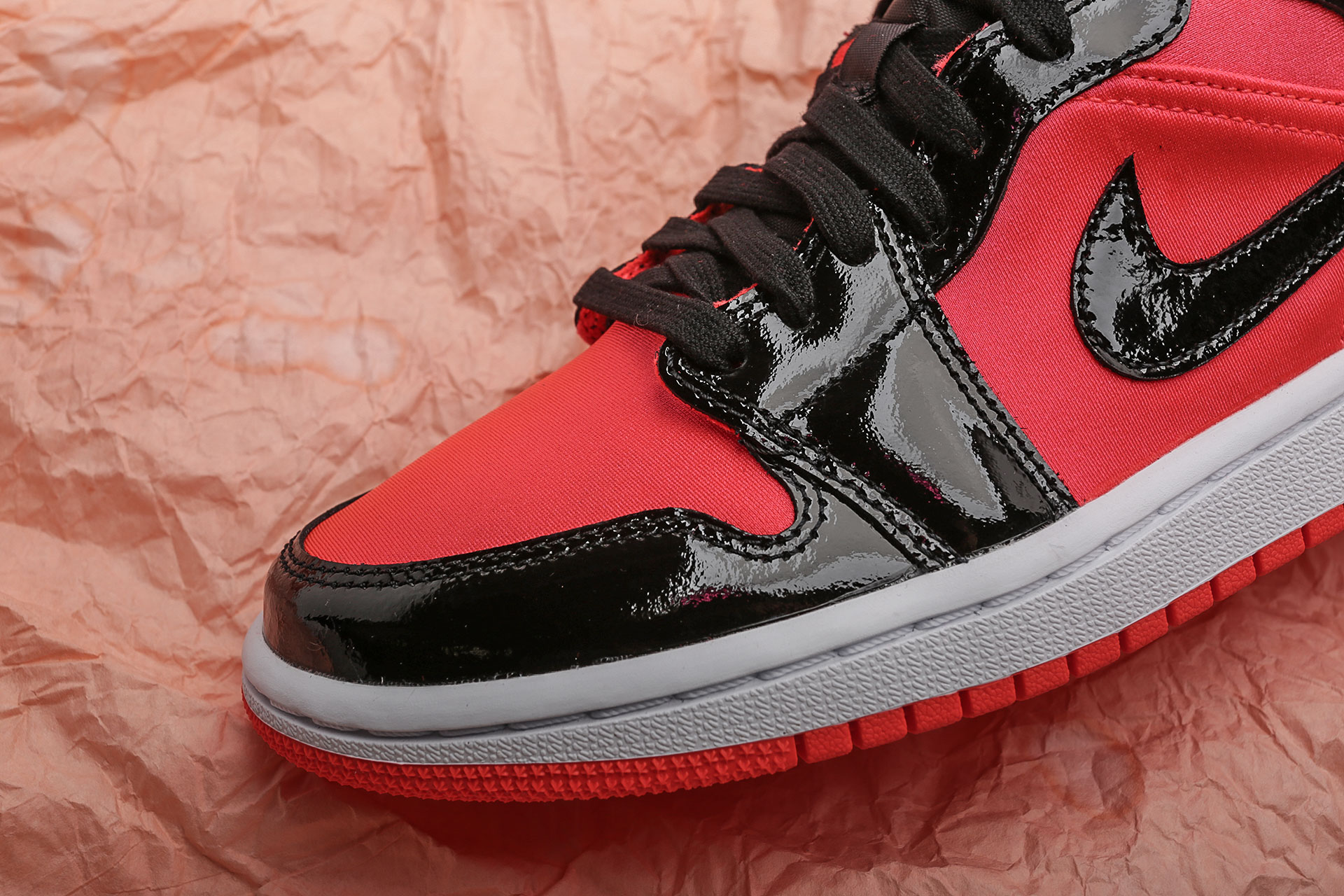Giày Nike Air Jordan 1 Mid 'Hot Bred Punch' BQ6472-600 - Ảnh 7