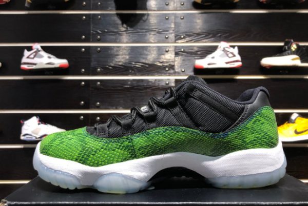 Giày Nike Air Jordan 11 Retro Low 'Snake' 528895-033 - Ảnh 2
