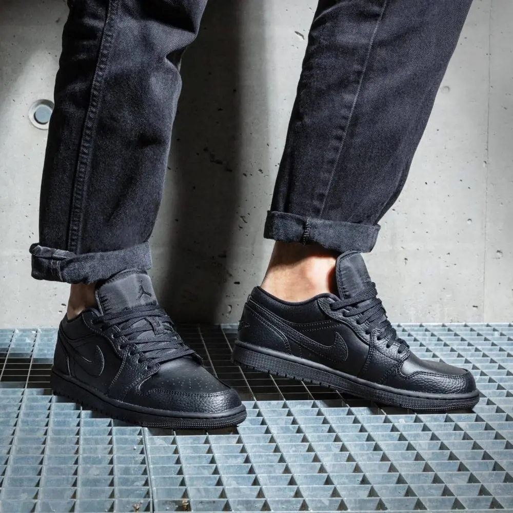 Alternative view of Giày Nike Air Jordan 1 Low 'Triple Black' 553558-091