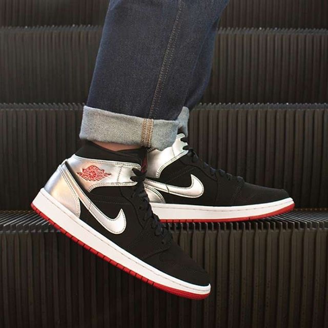 Giày Nike Air Jordan 1 Mid 'Johnny Kilroy' 554724-057 - Ảnh 2