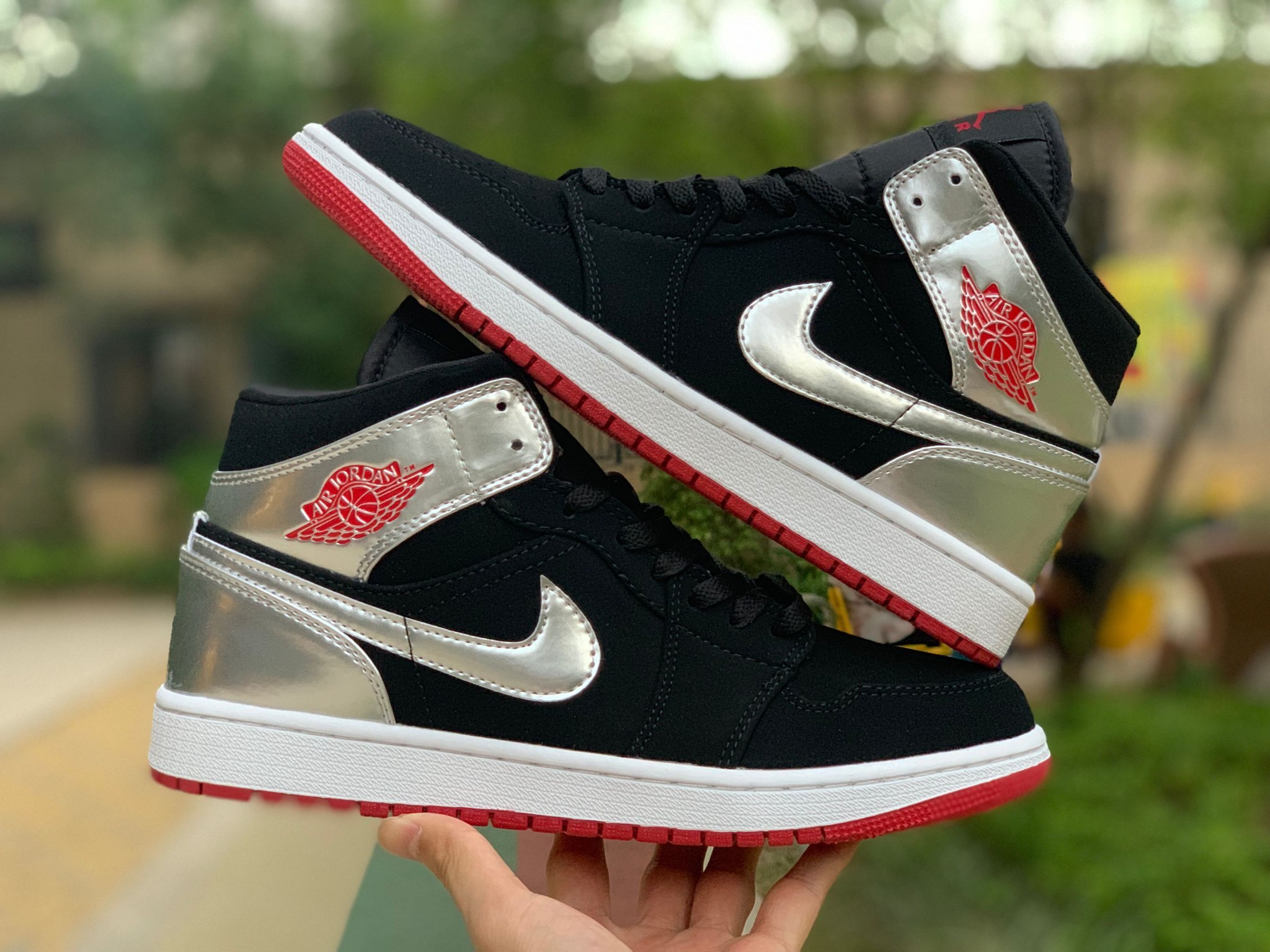 Giày Nike Air Jordan 1 Mid 'Johnny Kilroy' 554724-057 - Ảnh 5