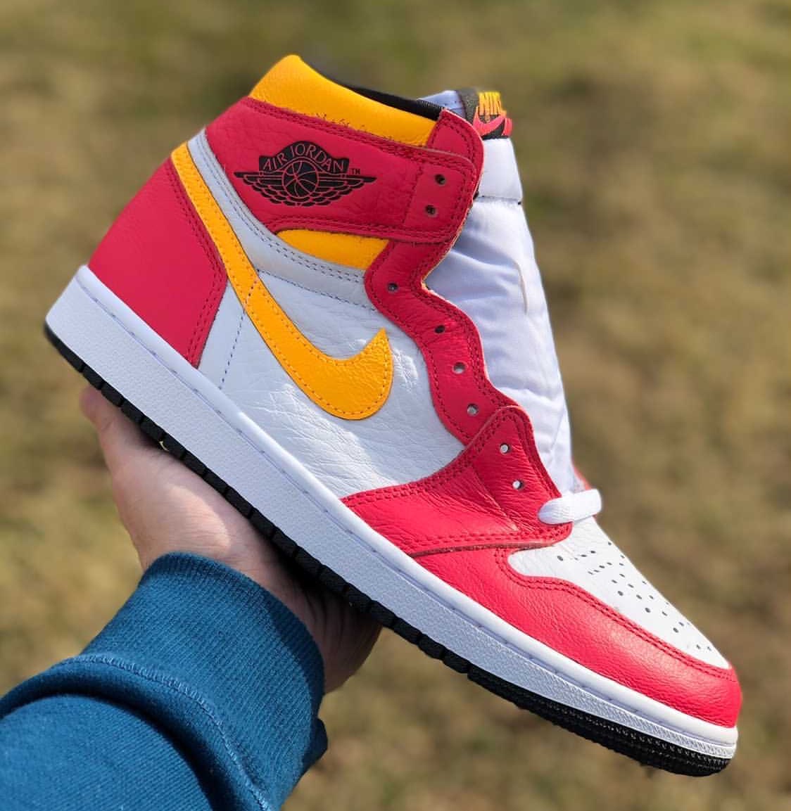 Giày Nike Air Jordan 1 Retro High OG 'Light Fusion Red' 555088-603 - Ảnh 5