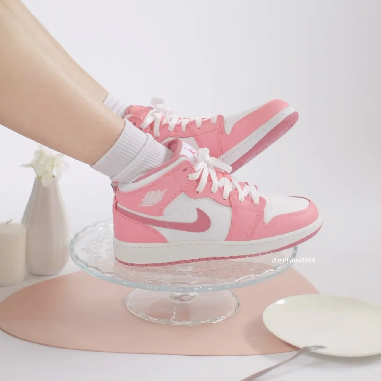 Giay Nike Air Jordan 1 Mid GS 'Valentine's Day 2023' DQ8423-616