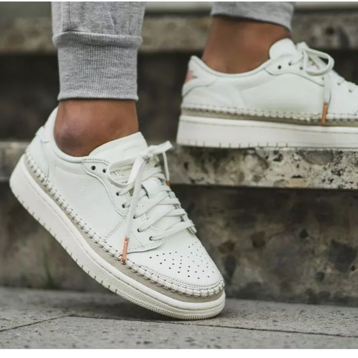 Giày Nike Wmns Air Jordan 1 Retro Low NS 'Sail' AO1935-109 - Ảnh 4