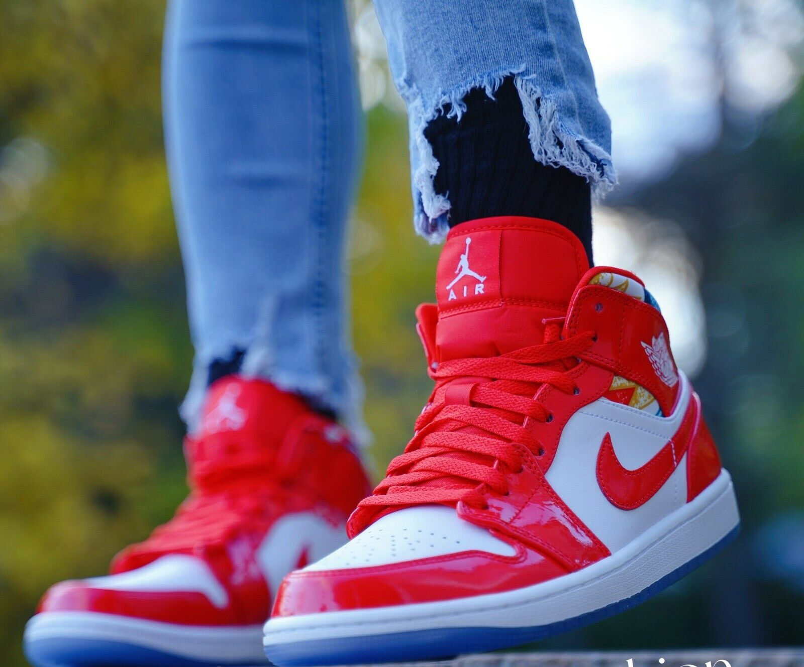 Giày Nike Air Jordan 1 Mid SE GS 'Barcelona Sweater' DC7248-600 - Ảnh 3