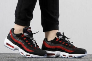 Alternative view of Giày Nike Air Max 95 Essential 'Bred' 749766-039