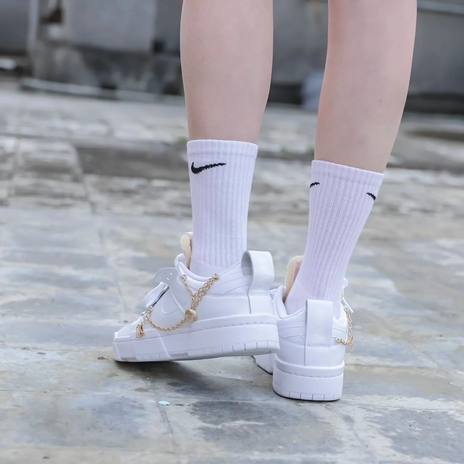 Giày Nike Wmns Dunk Low Disrupt 'Lucky Charms' DO5219-111 - Ảnh 3