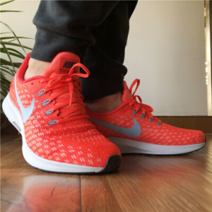 Alternative view of Giày Nike Air Zoom Pegasus 35 'Bright Crimson' 942851-600