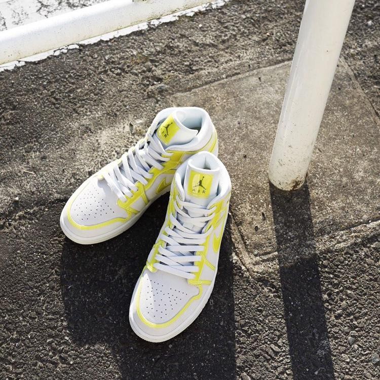 Giày Nike Wmns Air Jordan 1 Mid LX 'Off White Opti Yellow' DA5552-107 - Ảnh 7