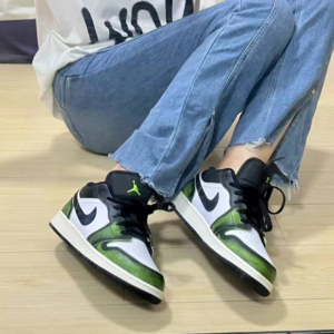 Giay Air Jordan 1 Low 'White Black Green' DO8244-003