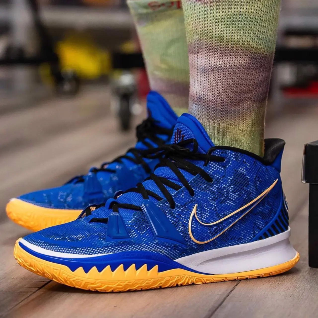 Alternative view of Giày Nike Kyrie 7 'Sisterhood' CQ9326-400